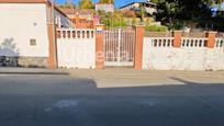 Vista exterior de Casa o xalet en venda en Tordera amb Calefacció, Terrassa i Piscina