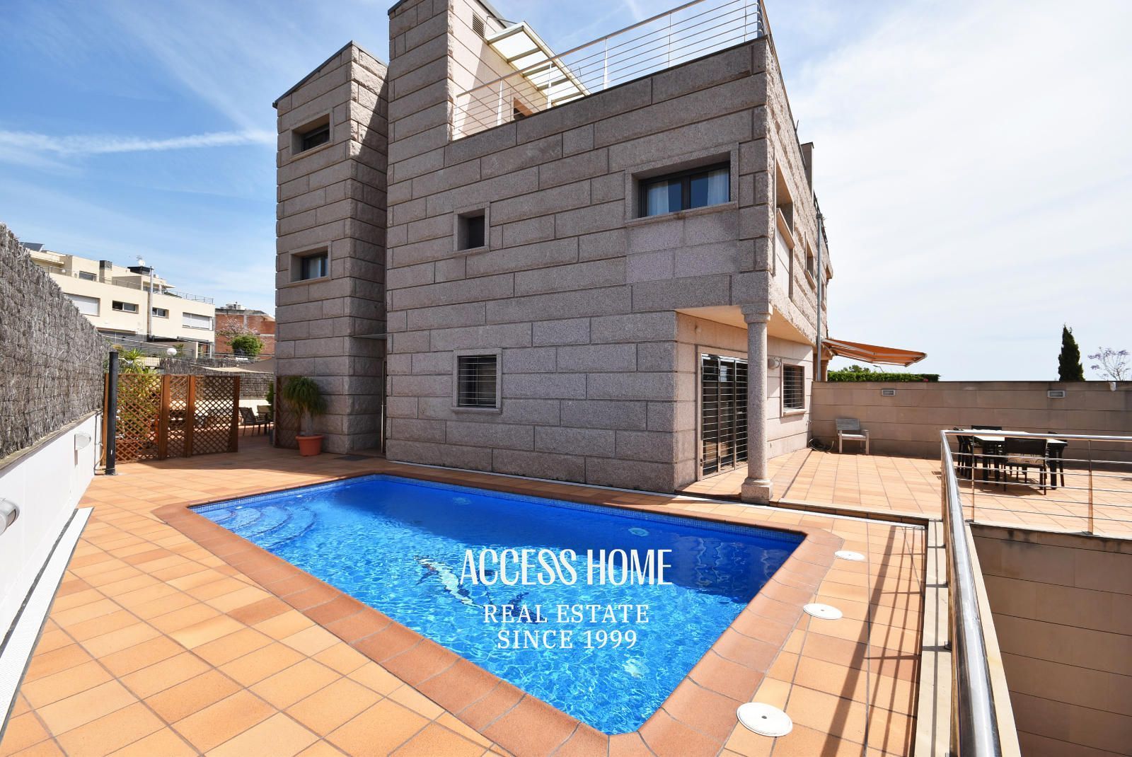 Exterior view of House or chalet for sale in Tiana  with Air Conditioner, Heating and Swimming Pool