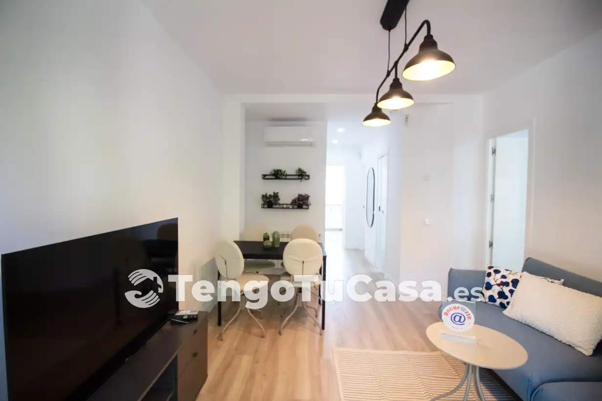 Living room of Flat for sale in Madrid  with Air Conditioner, Heating and Parquet flooring