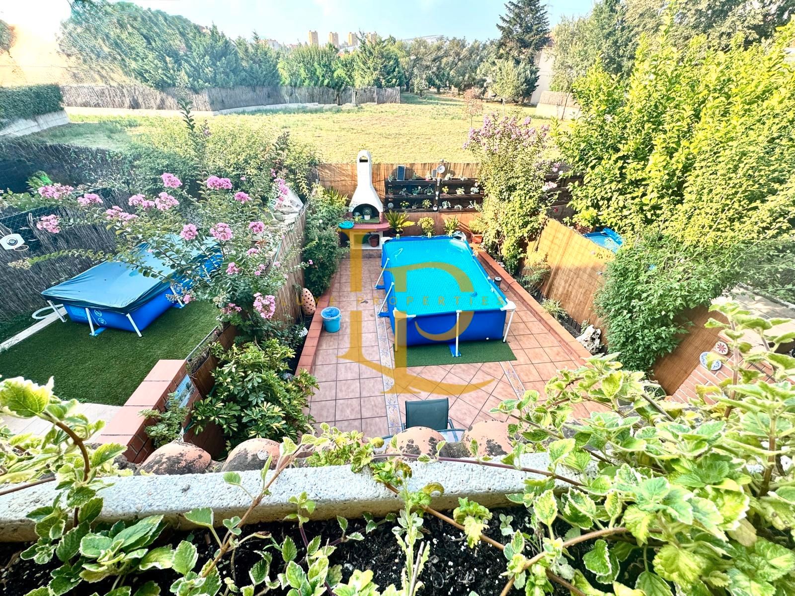 Jardín de Casa adosada en venta en Rubí con Aire acondicionado, Calefacción y Jardín privado