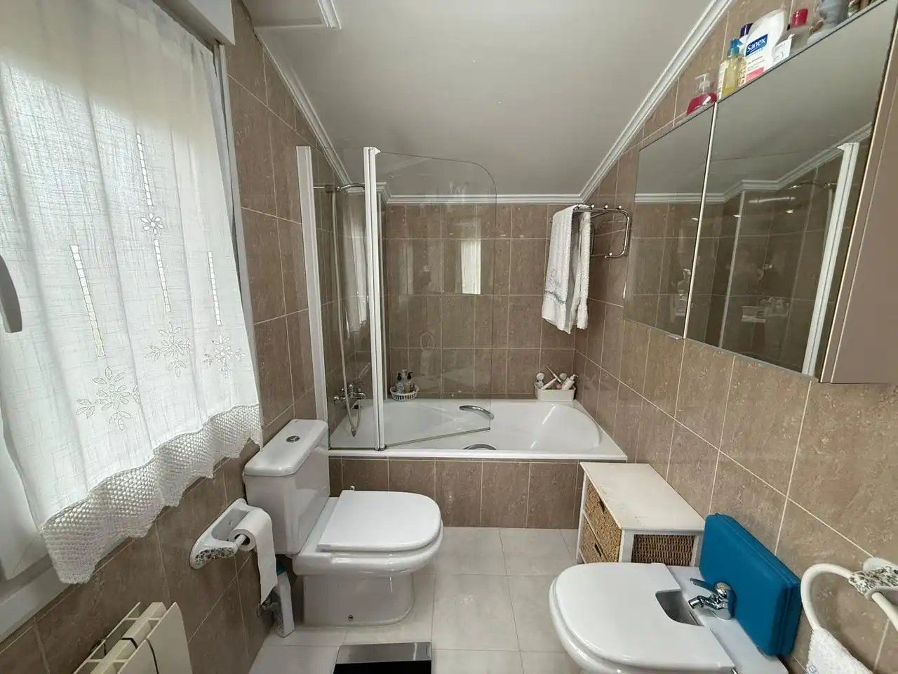 Baño de Casa o chalet en venta en Castro-Urdiales con Calefacción, Jardín privado y Terraza