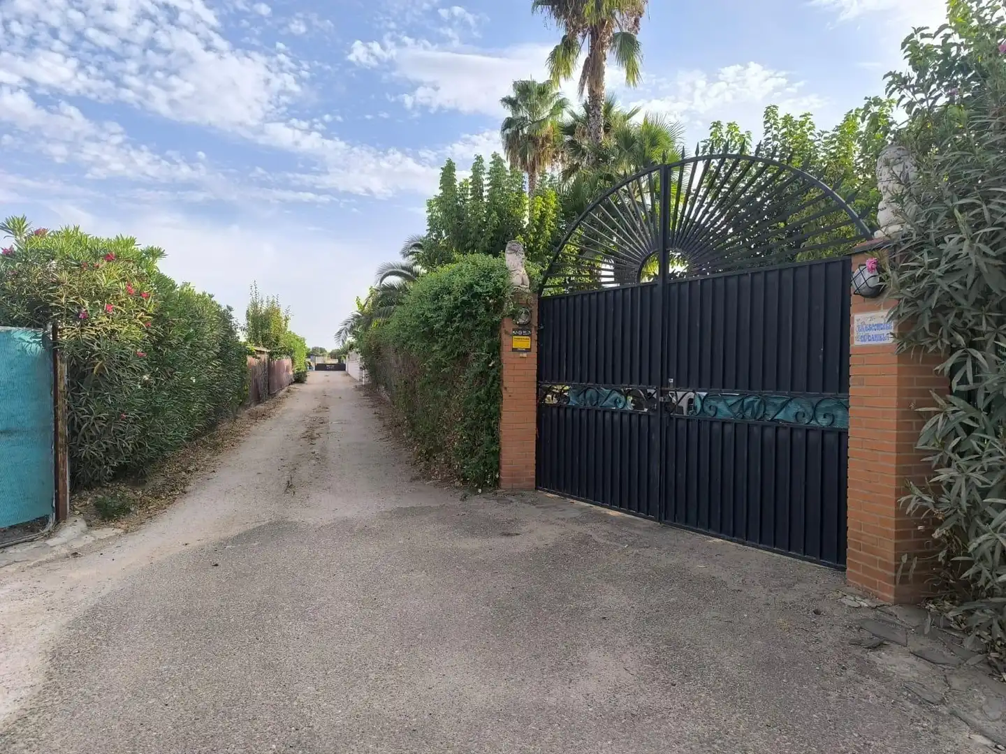 Vista exterior de Casa o chalet en venta en Villanueva de la Serena con Aire acondicionado, Jardín privado y Piscina