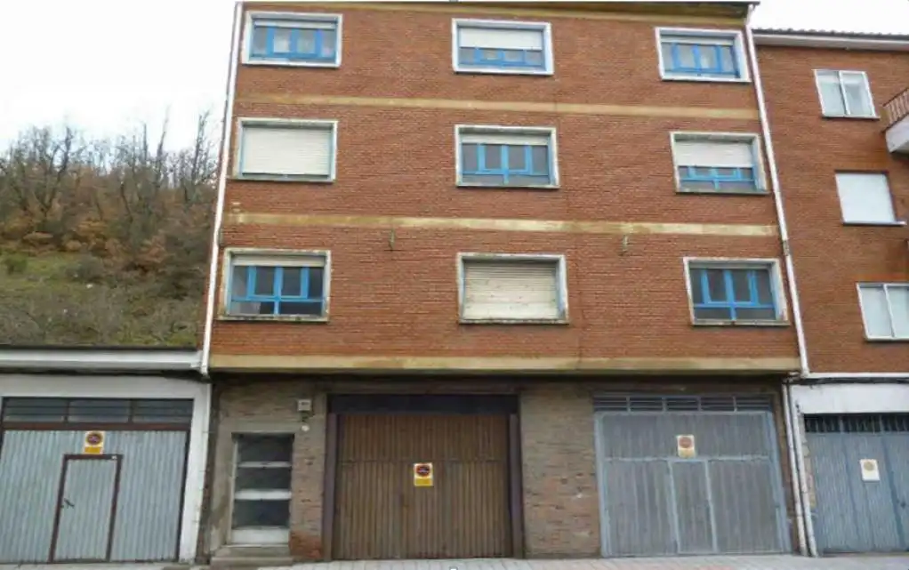Locale commerciale in vendita a Av. Asturias