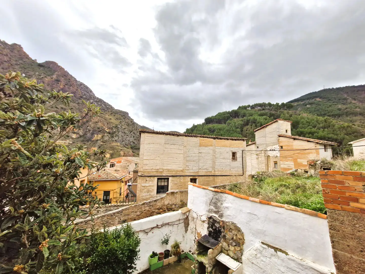 Vista exterior de Finca rústica en venda en Arnedillo amb Calefacció, Traster i Moblat