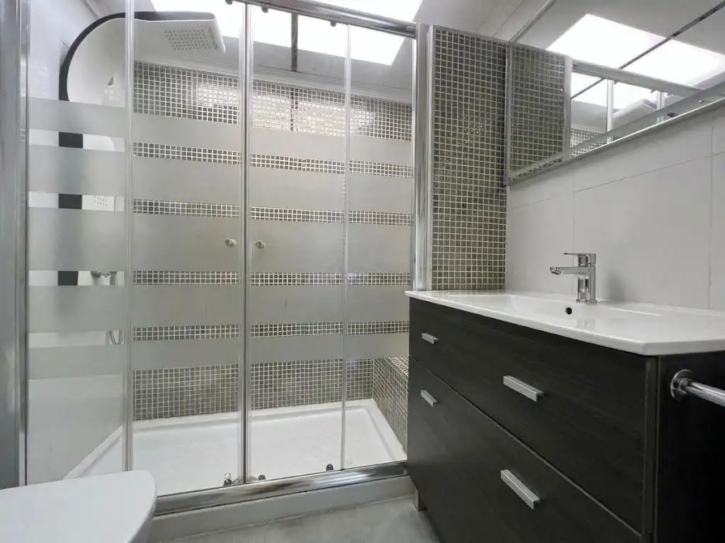 Bathroom of Flat for sale in Casco Antiguo