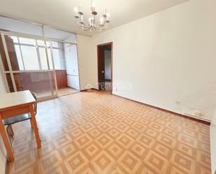 Living room of Flat for sale in  Madrid Capital