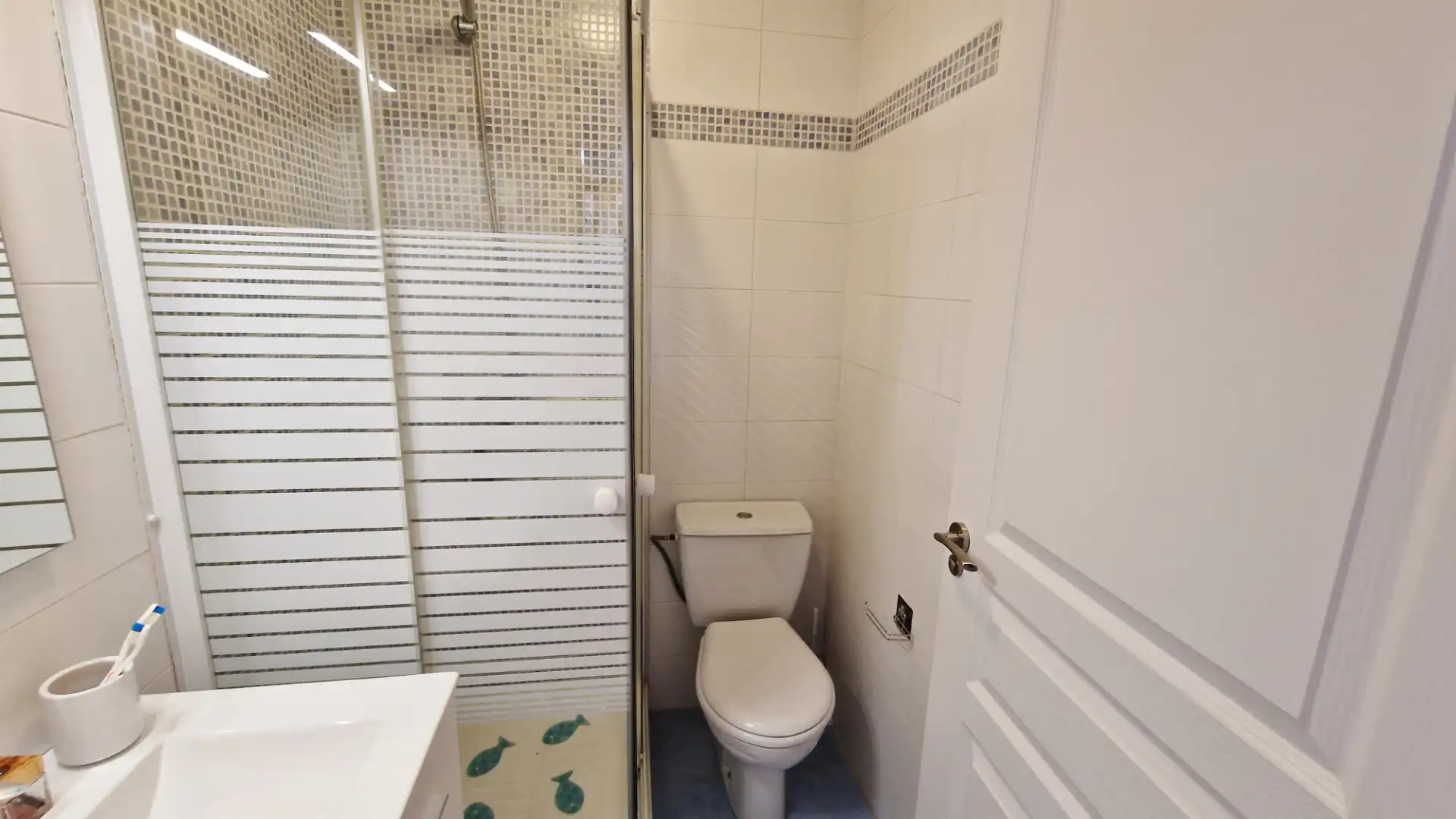 Bany de Apartament en venda en Vélez de Benaudalla amb Moblat, Forn i Rentadora