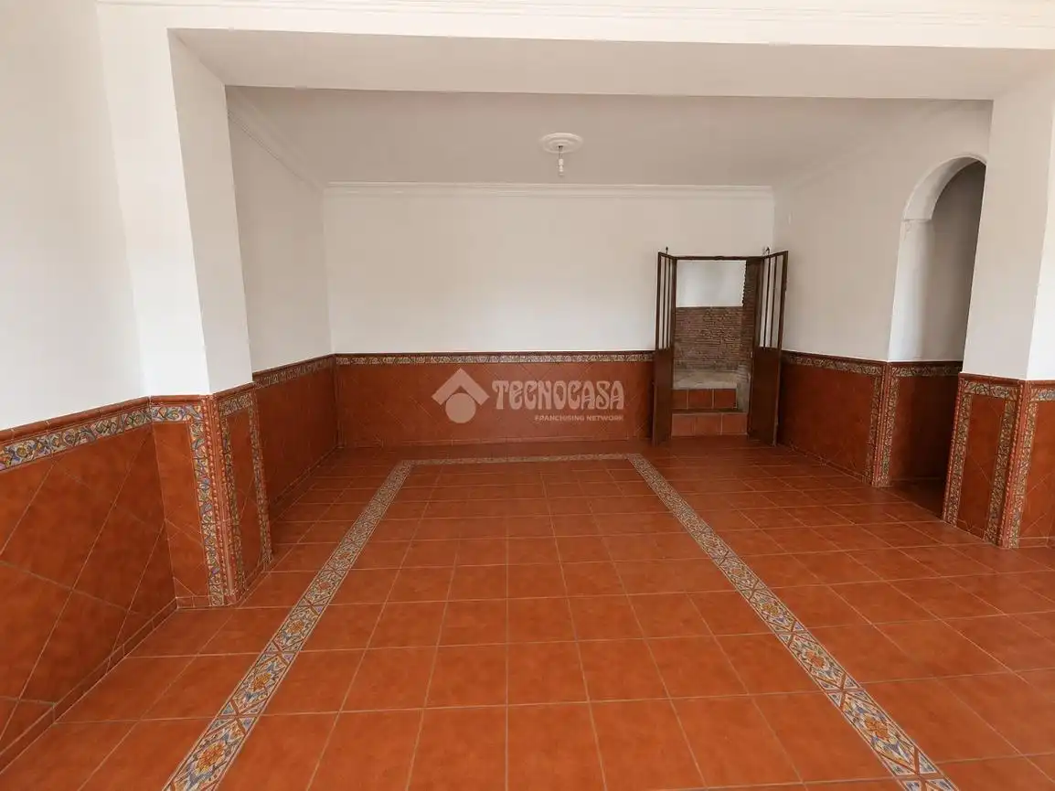 Casa adosada en venda en Alcalá del Río amb Aire condicionat i Balcó