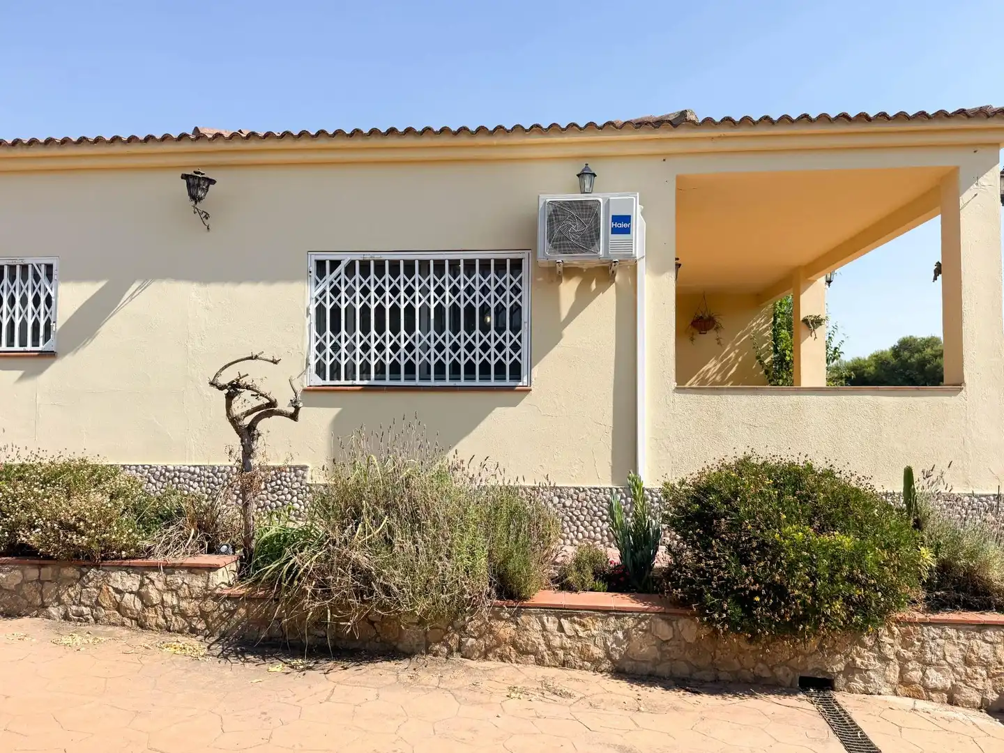 Vista exterior de Casa o chalet en venta en Sant Pere de Ribes con Aire acondicionado, Calefacción y Jardín privado