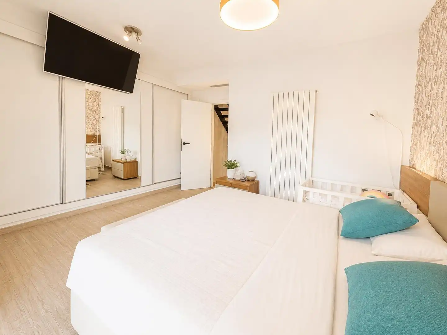 Schlafzimmer von Einfamilien-Reihenhaus zum Verkauf in Enguera mit Klimaanlage, Heizung und Terrasse