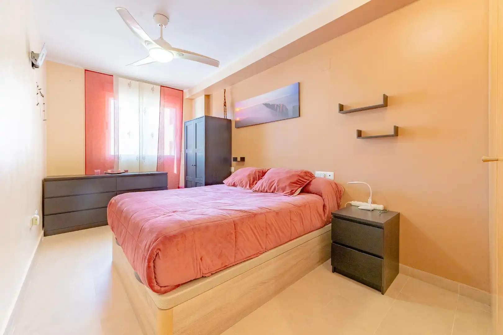 Habitación de Piso de alquiler en Catarroja con Aire acondicionado, Calefacción y Amueblado