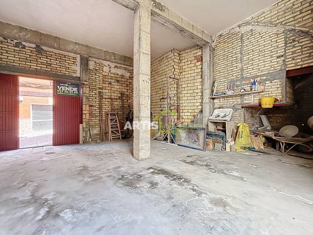 Local comercial en Venta en Calle Linares en Puente Genil