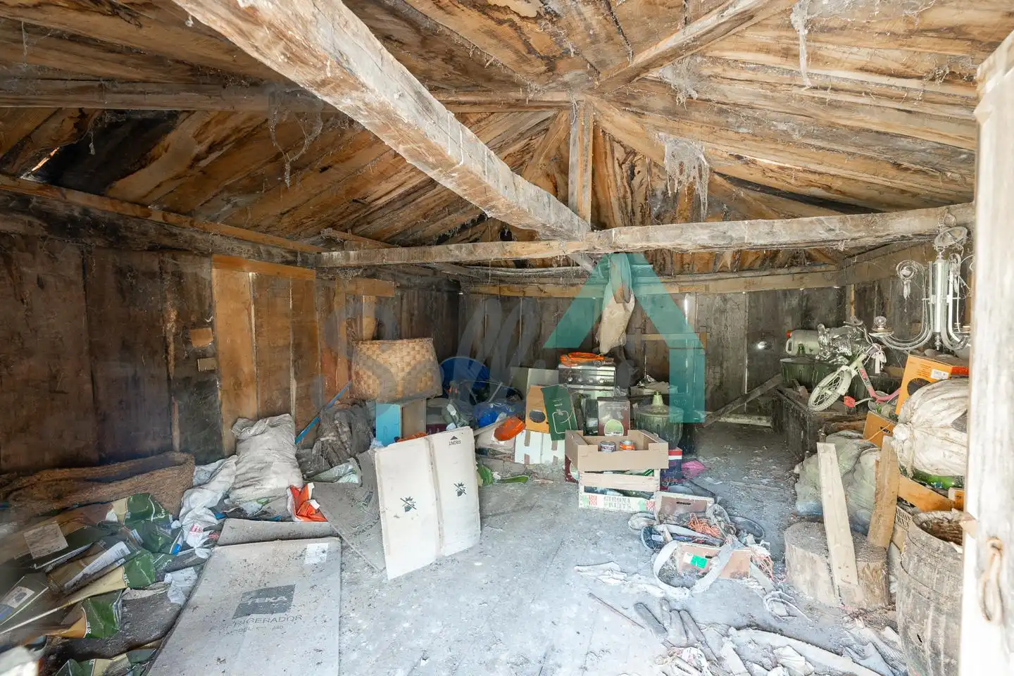 Einfamilien-Reihenhaus zum Verkauf in Quirós mit Privatgarten und Terrasse