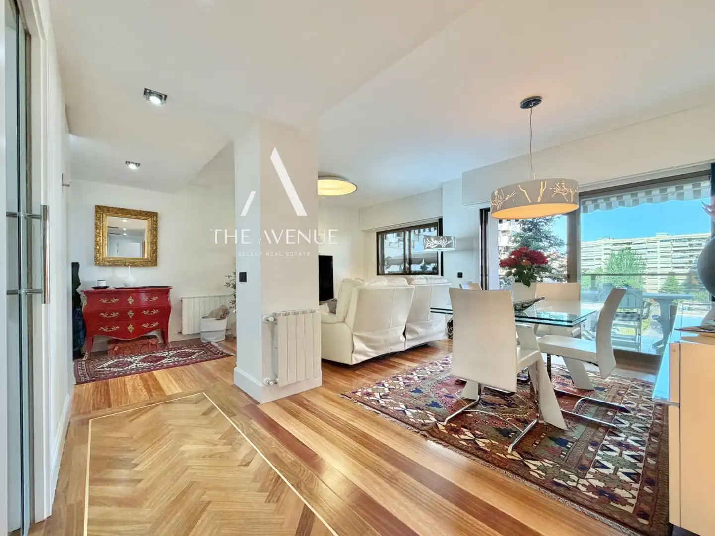 Living room of Flat for sale in Madrid  with Air Conditioner, Heating and Parquet flooring