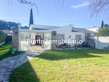 Maison jumelée avec piscine à vendre à Calle Catalpa