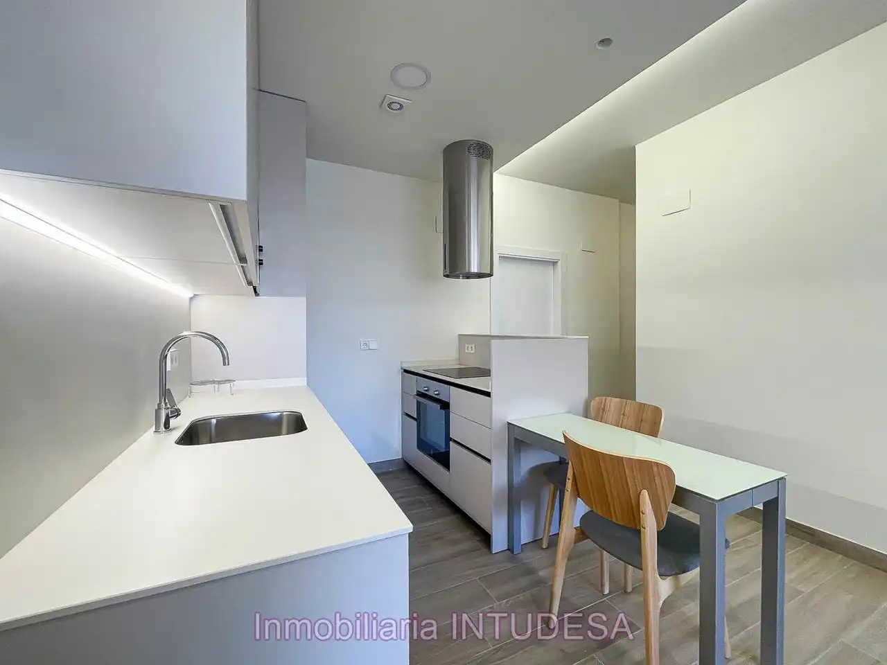Cocina de Piso en venta en Tudela con Calefacción, Terraza y Amueblado