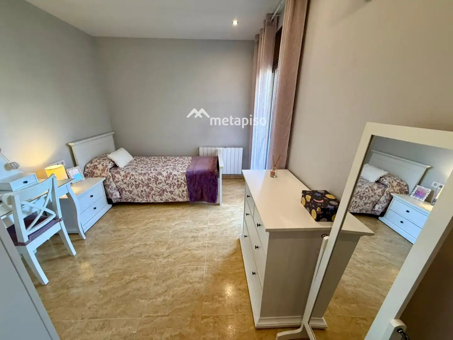Habitación de Casa adosada en venta en Santa Margarida I Els Monjos con Aire acondicionado, Calefacción y Terraza