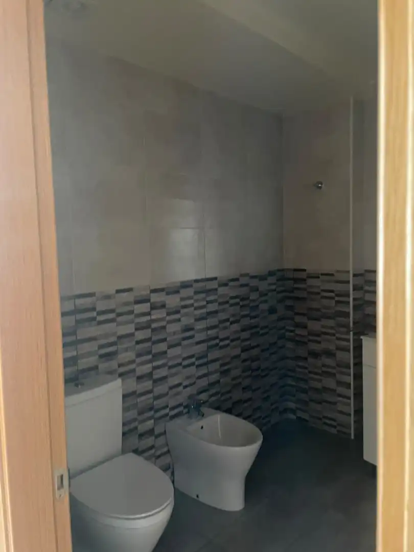 Baño de Piso de alquiler en Escaldes – Engordany con Horno