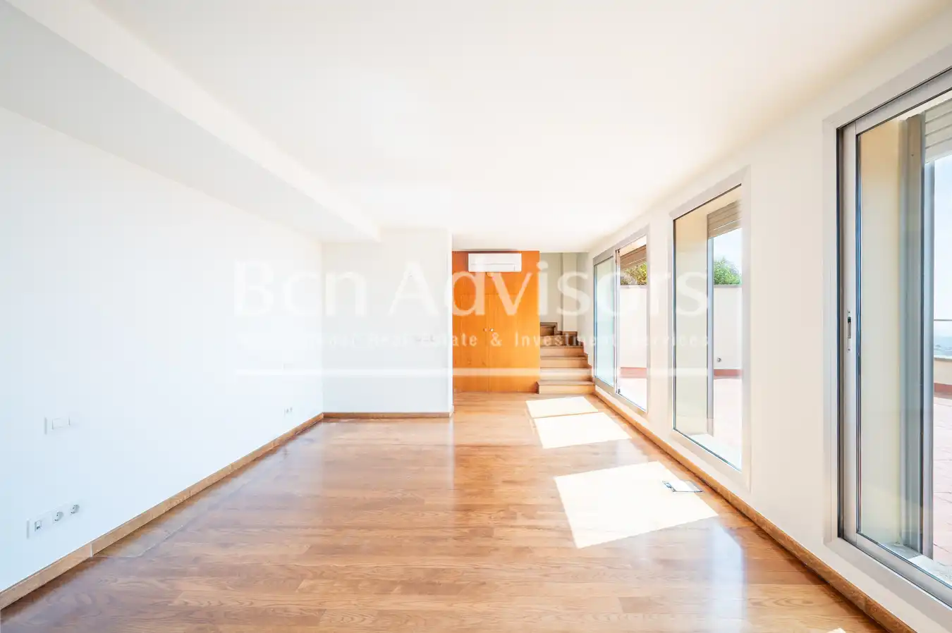 Sala de estar de Casa o chalet en venta en Barcelona con Aire acondicionado, Calefacción y Parquet