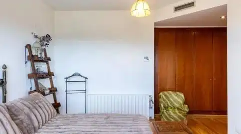 Dormitori de Casa o xalet en venda en Bétera amb Jardí privat, Terrassa i Traster