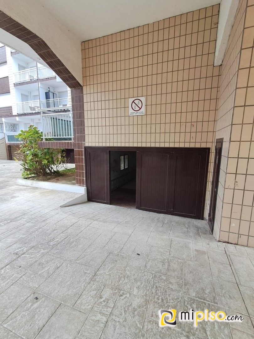 Parking of Garage for sale in Laredo