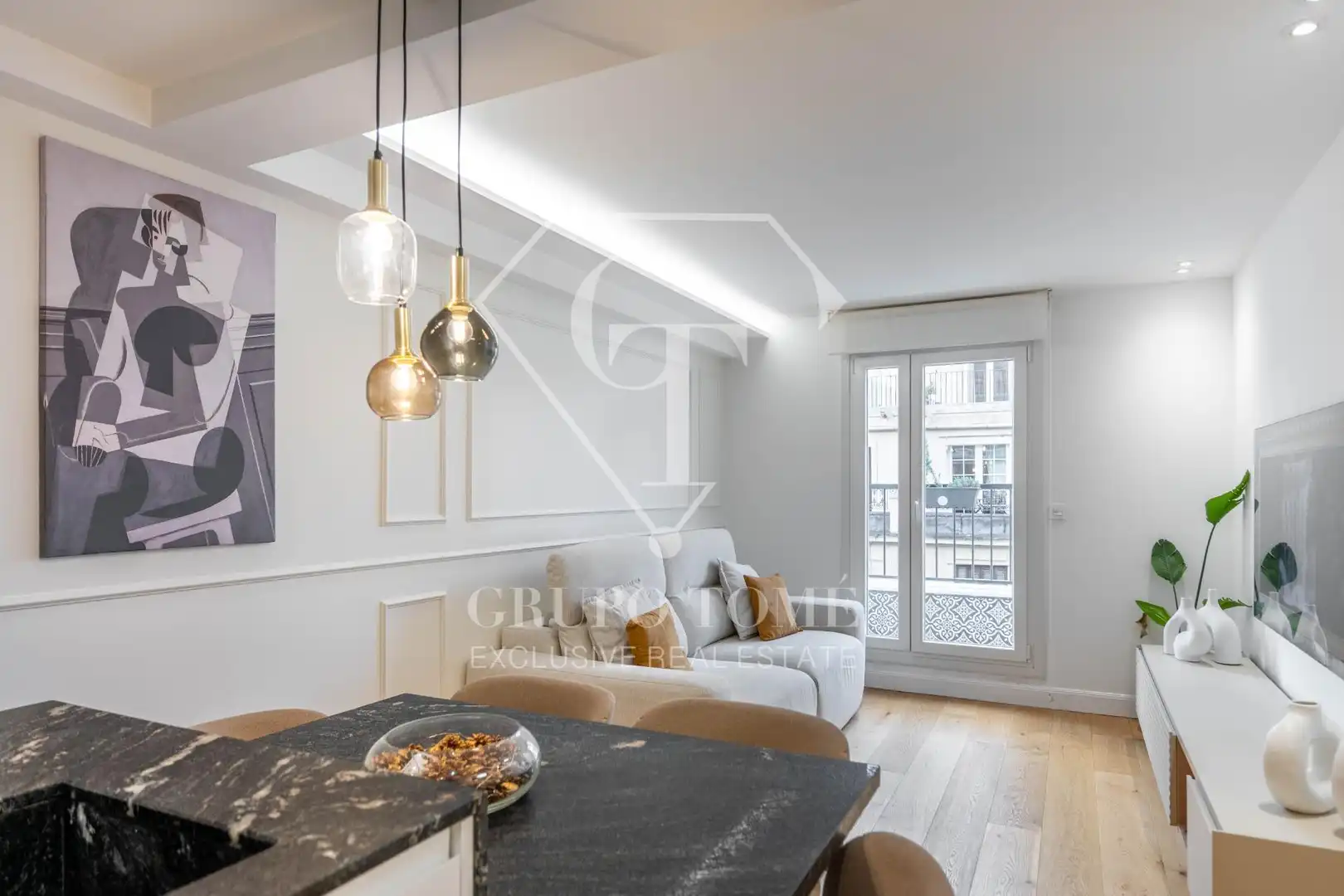 Vista exterior de Piso en venta en Donostia - San Sebastián  con Calefacción y Balcón