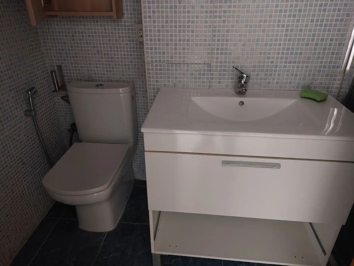 Bany de Apartament en venda en Moncofa amb Calefacció, Terrassa i Moblat