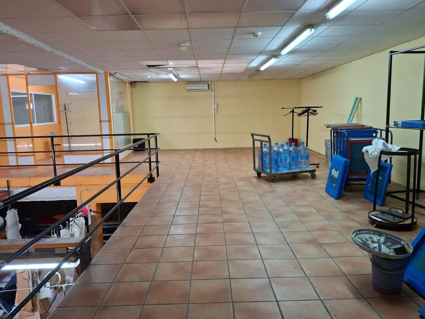 Business premises for sale in Carrer UMBRIA, imagen 3