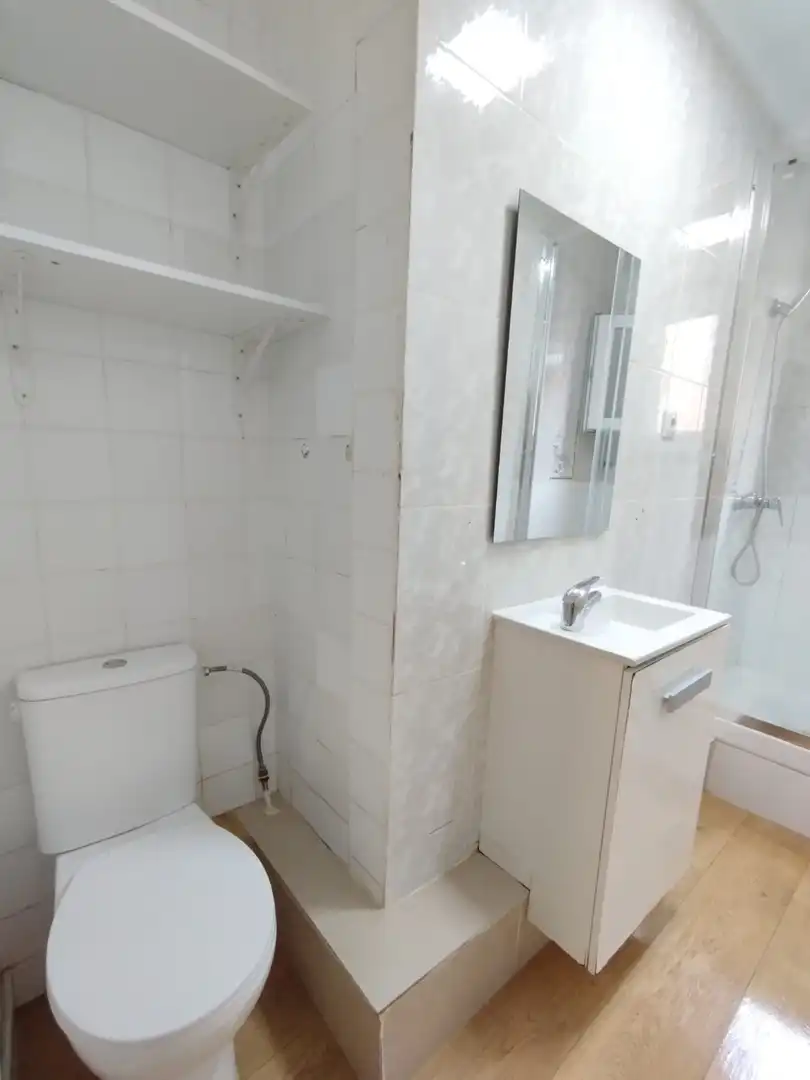 Bathroom of Flat for sale in Barakaldo   with Heating