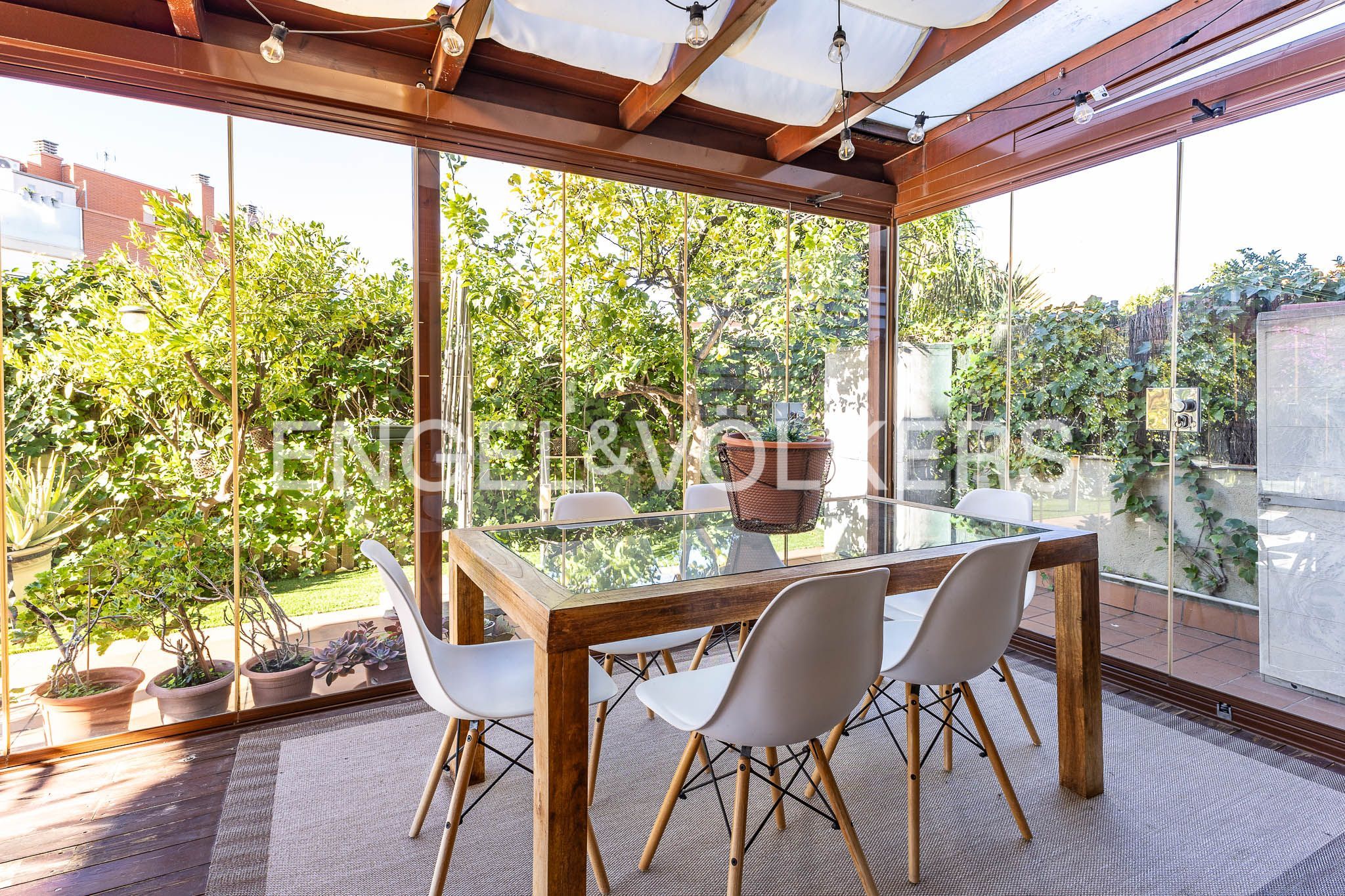 Menjador de Apartament en venda en Montgat amb Calefacció, Jardí privat i Parquet