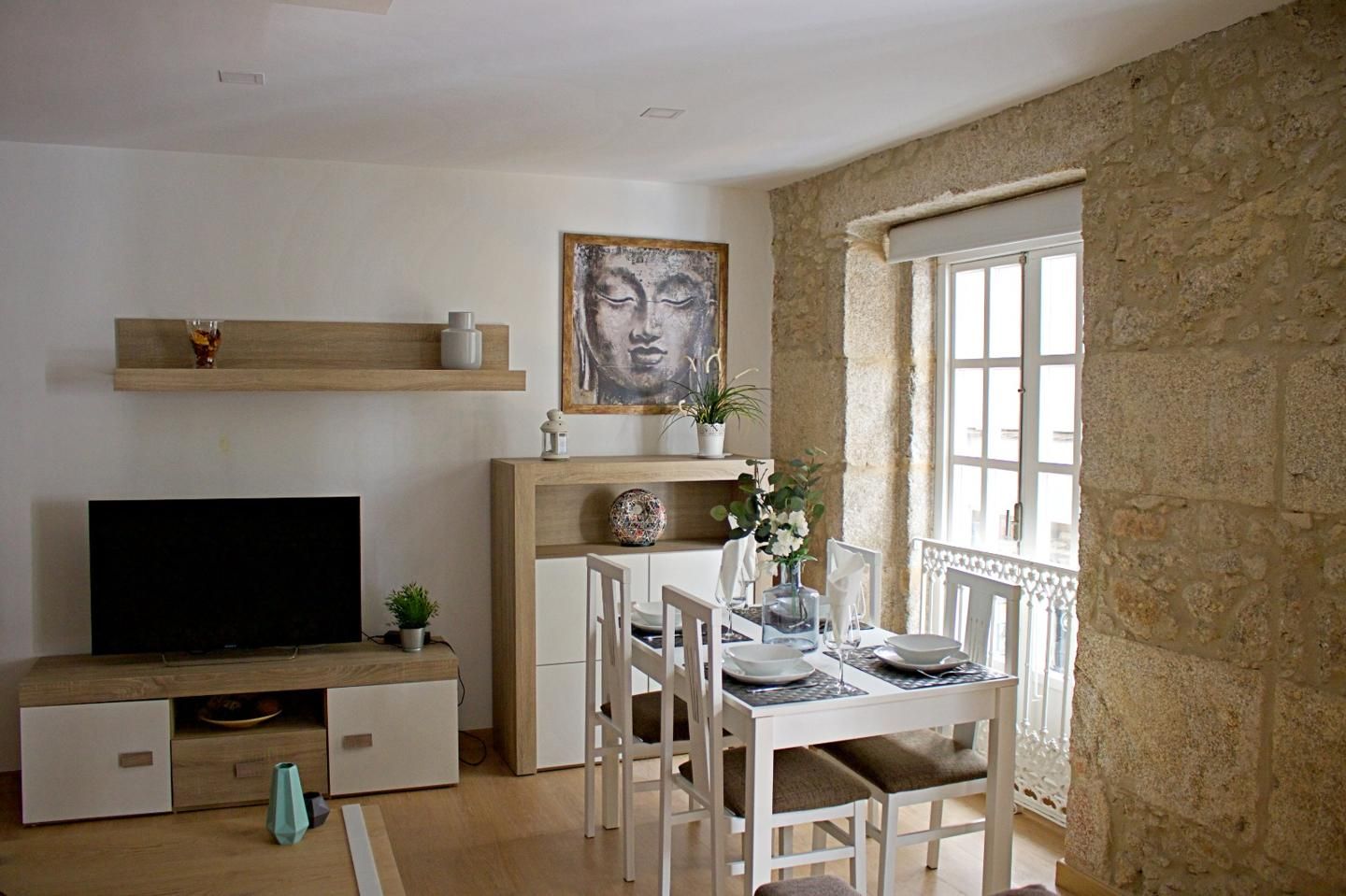 Menjador de Pis de lloguer en A Coruña Capital  amb Calefacció i Moblat