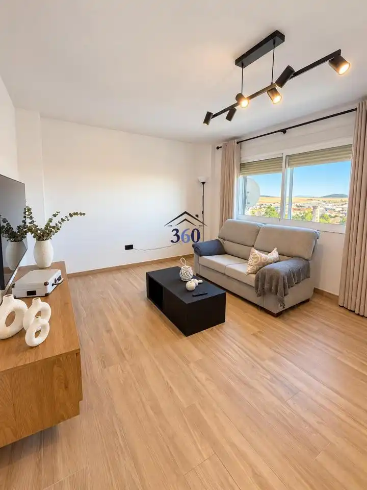 Sala d'estar de Pis en venda en Cáceres