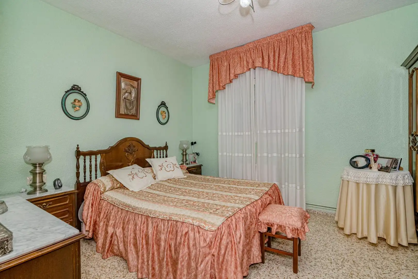 Habitación de Piso en venta en Granada con Aire acondicionado, Calefacción y Balcón