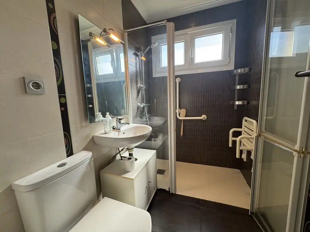 Bathroom of Flat for sale in Legazpi  with Heating and Balcony