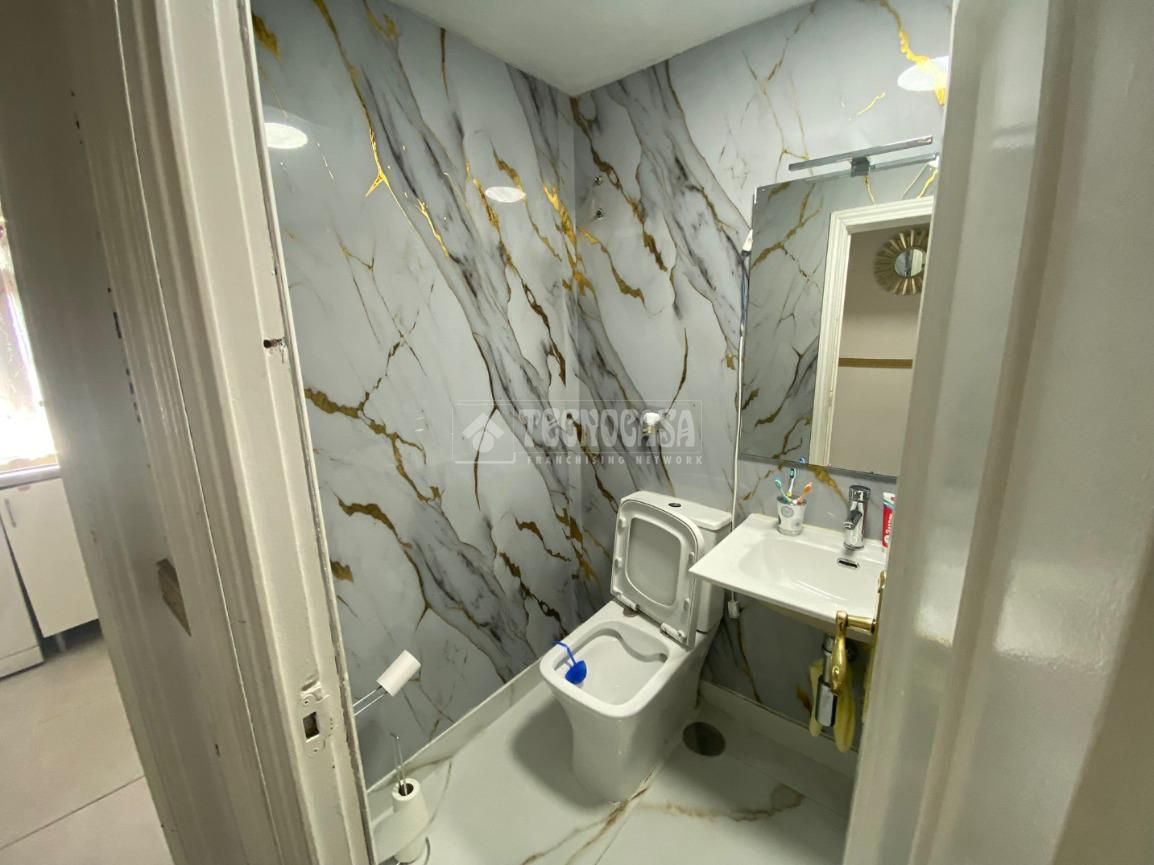 Baño de Piso en venta en  Madrid Capital con Aire acondicionado