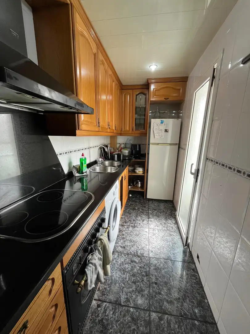 Küche von Dachboden zum Verkauf in Sant Boi de Llobregat mit Balkon