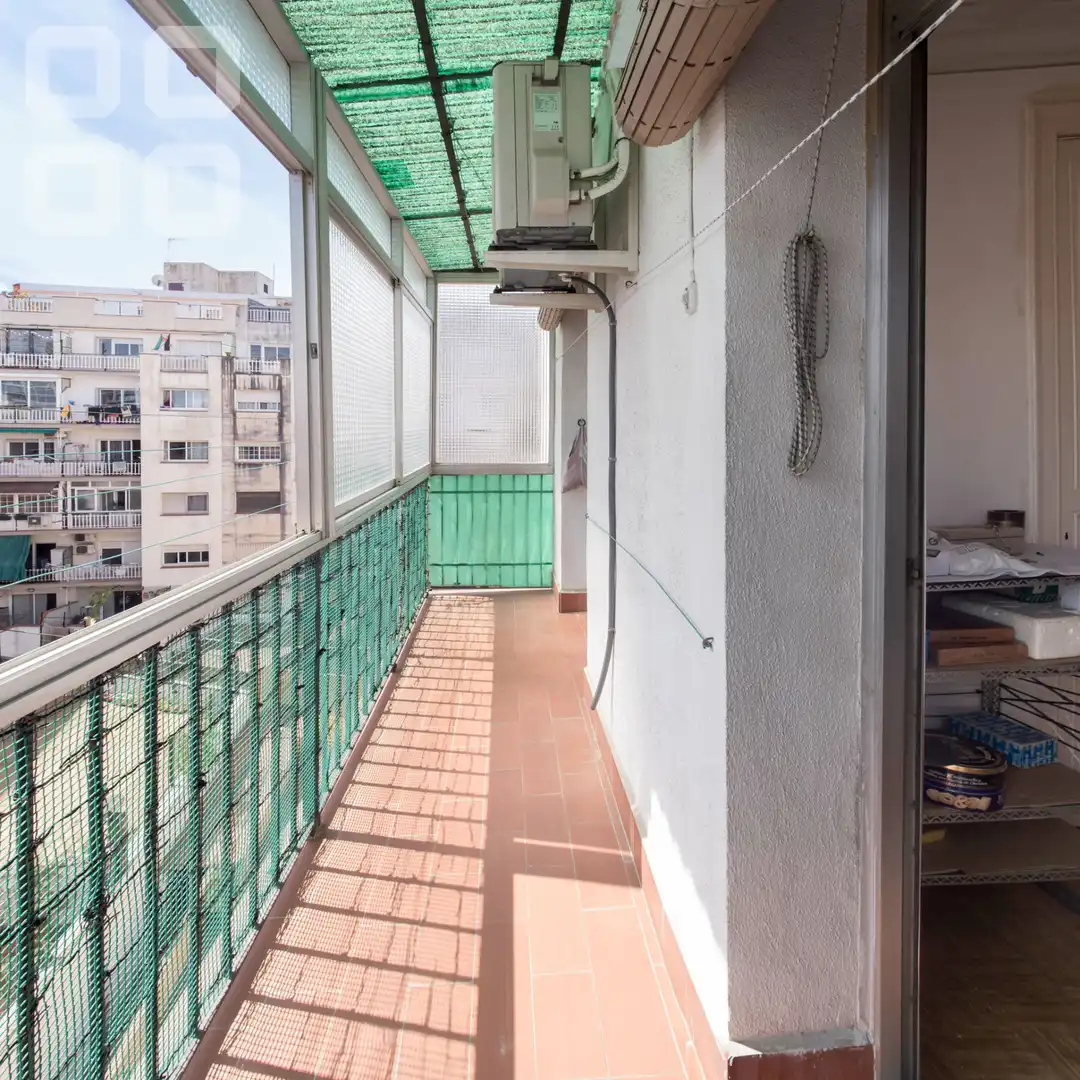 Terrassa de Pis en venda en Barcelona amb Aire condicionat i Balcó