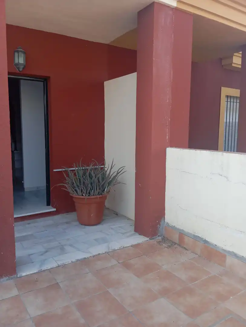 Balcony of Detached homes for rent in Pilas  with Air Conditioner, Terrace and Washing machine