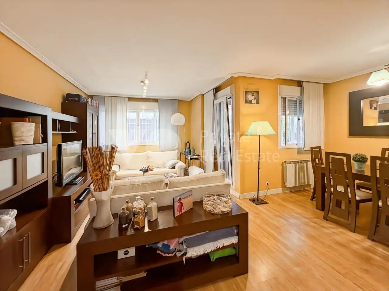 Sala de estar de Planta baja en venta en Boadilla del Monte con Aire acondicionado, Calefacción y Jardín privado