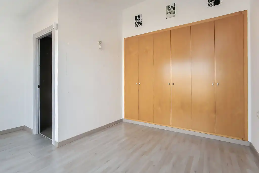 Habitación de Piso en venta en Sabadell con Calefacción y Piscina