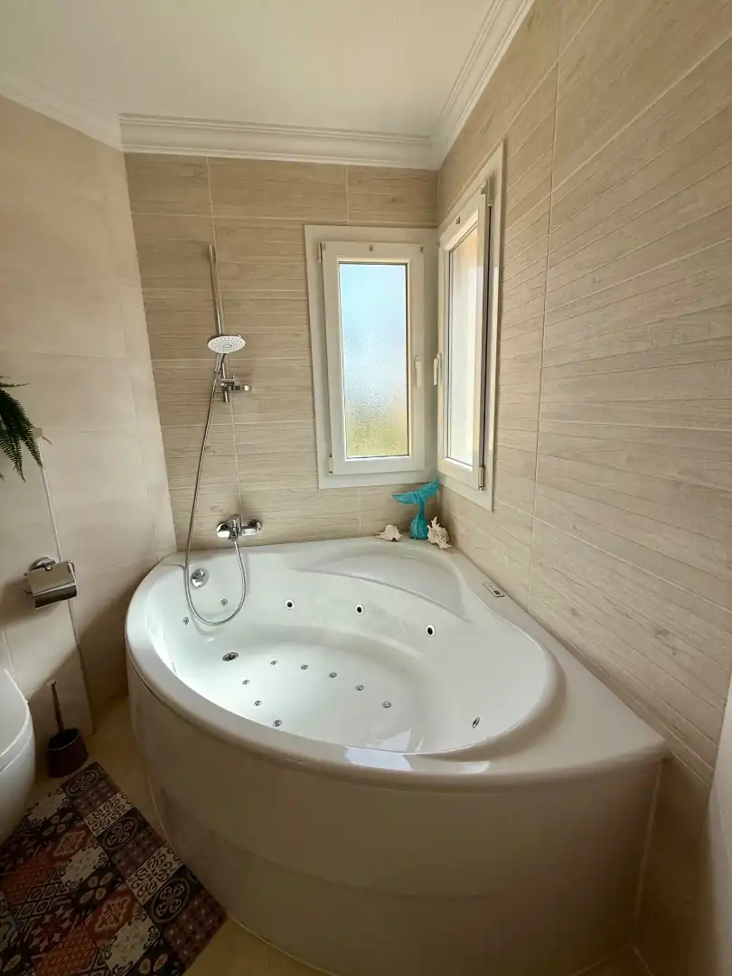 Bathroom of Flat for sale in Oliva  with Air Conditioner, Heating and Terrace