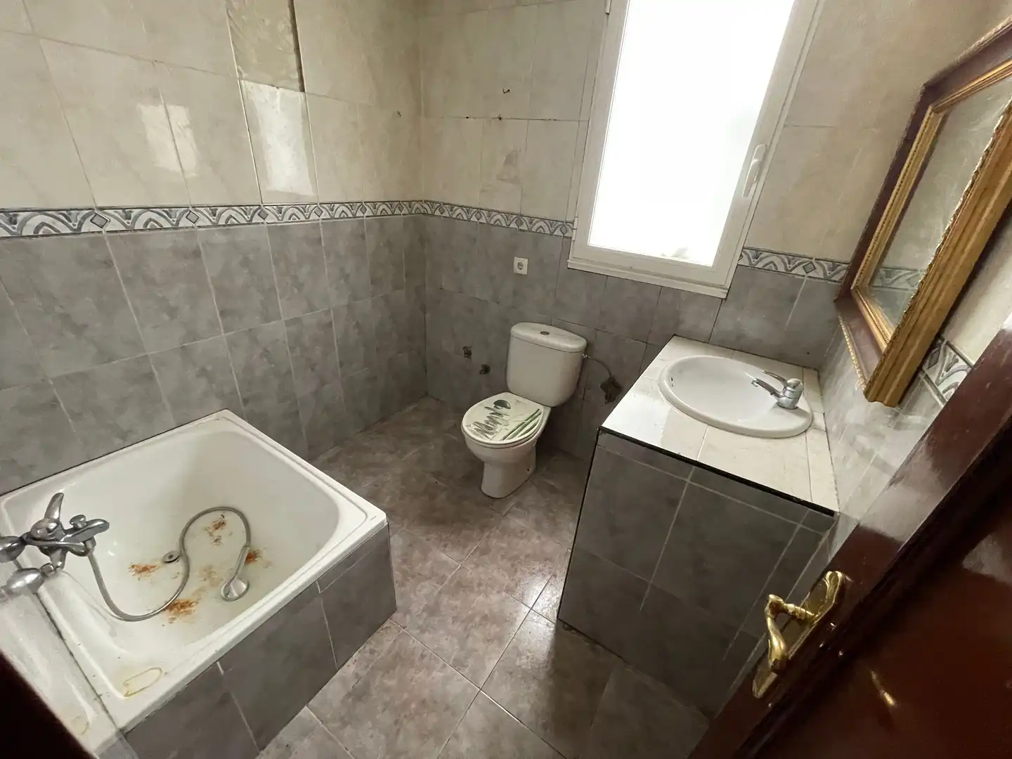 Baño de Piso en venta en León Capital  con Calefacción