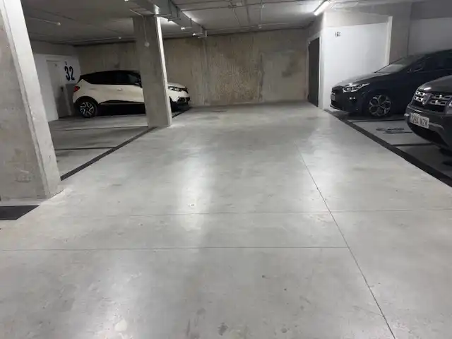 Parkplatz von Garage zum Verkauf in Barcelona mit Alarm