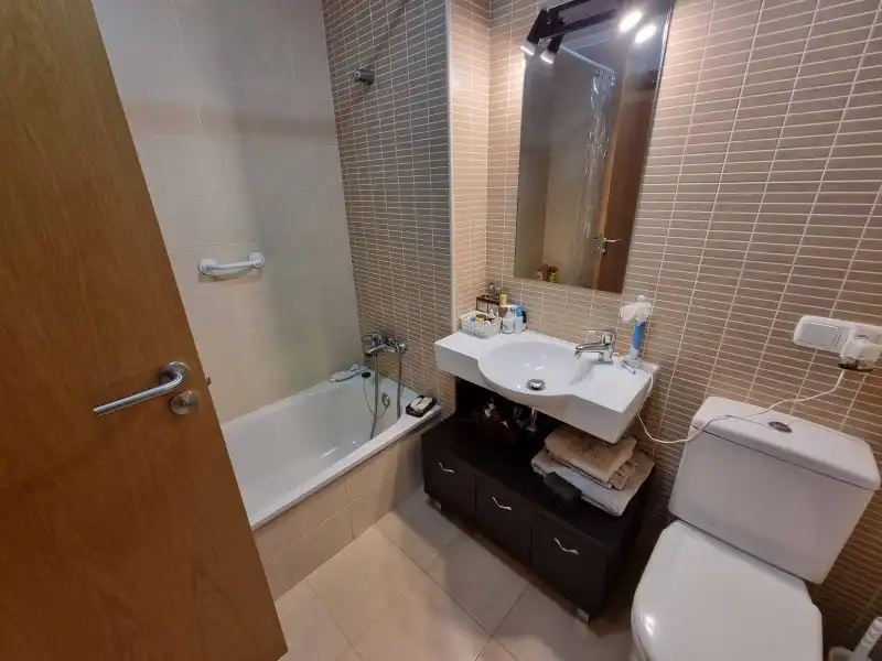 Baño de Piso en venta en Plasencia con Aire acondicionado, Calefacción y Terraza