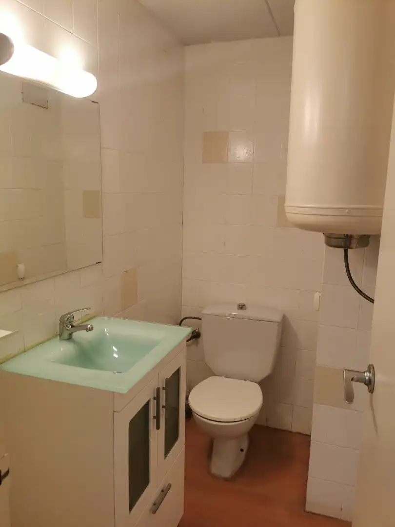 Bathroom of Office for sale in Manresa  with Air Conditioner