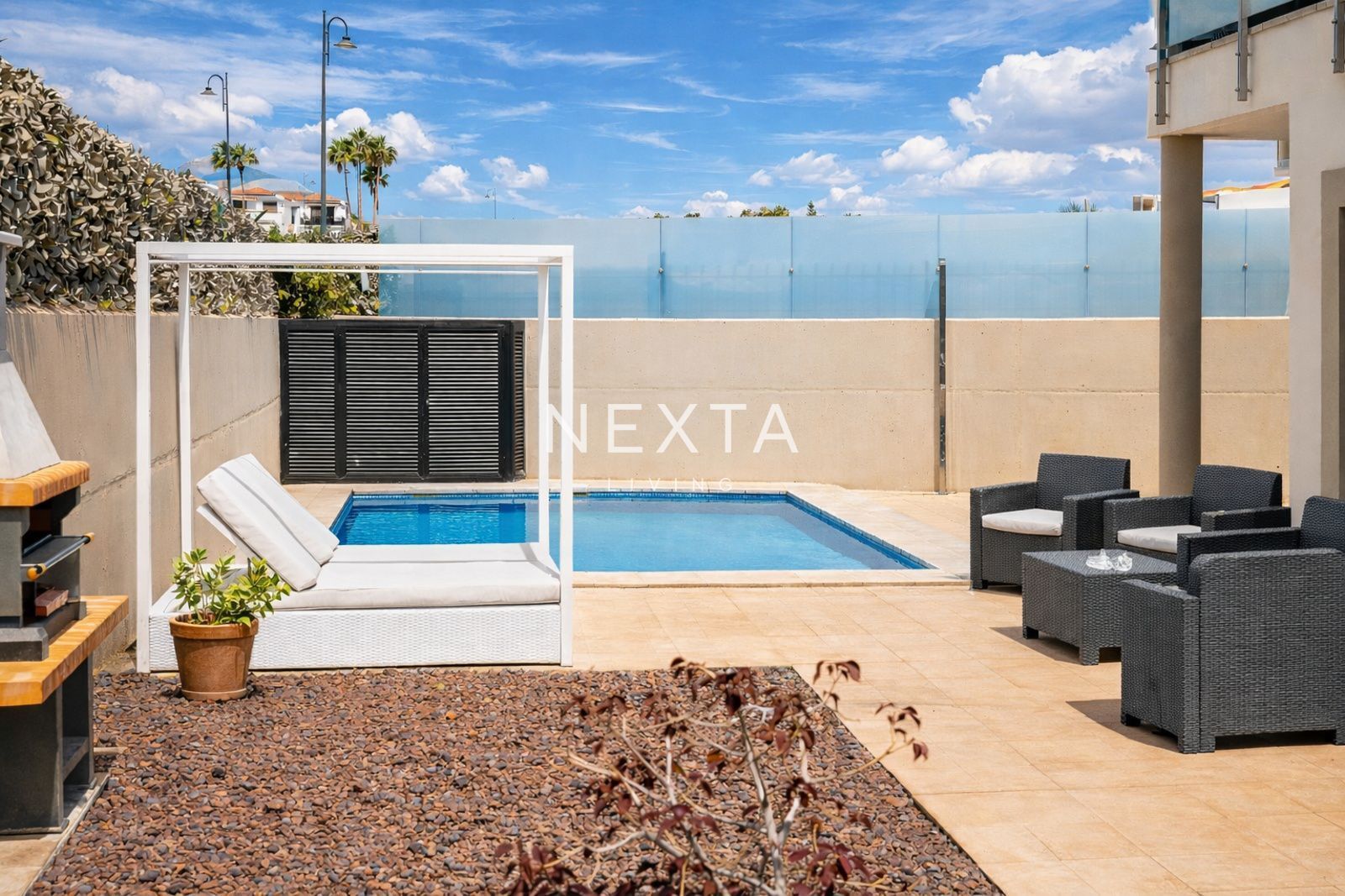 Vista exterior de Casa o xalet de lloguer en San Miguel de Abona amb Aire condicionat, Terrassa i Piscina