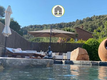 House with pool for sale in Begues