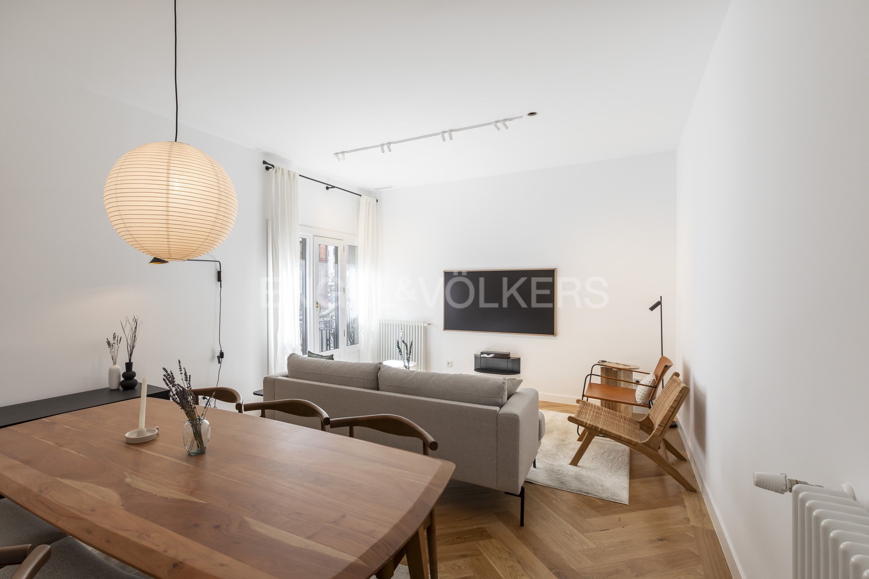 Sala d'estar de Apartament en venda en  Madrid Capital amb Aire condicionat, Calefacció i Moblat