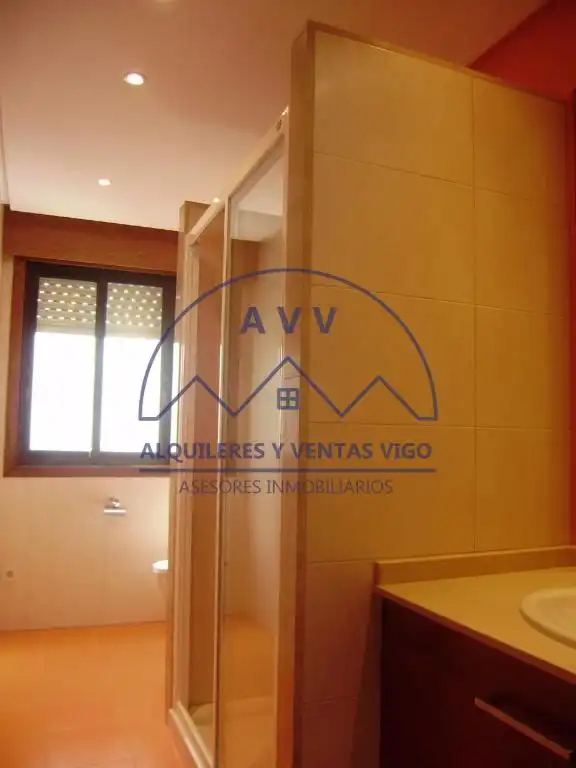 Habitación de Piso de alquiler en Vigo  con Parquet