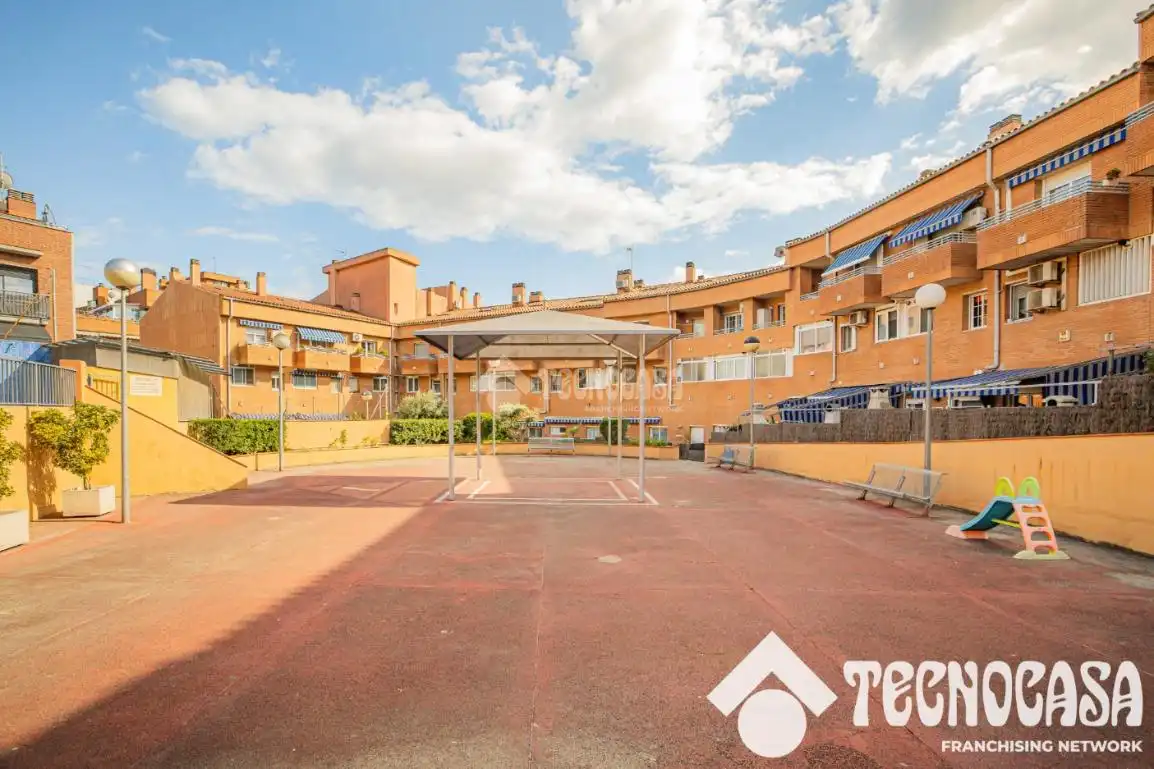 Exterior view of Flat for sale in Sant Boi de Llobregat  with Air Conditioner, Heating and Terrace